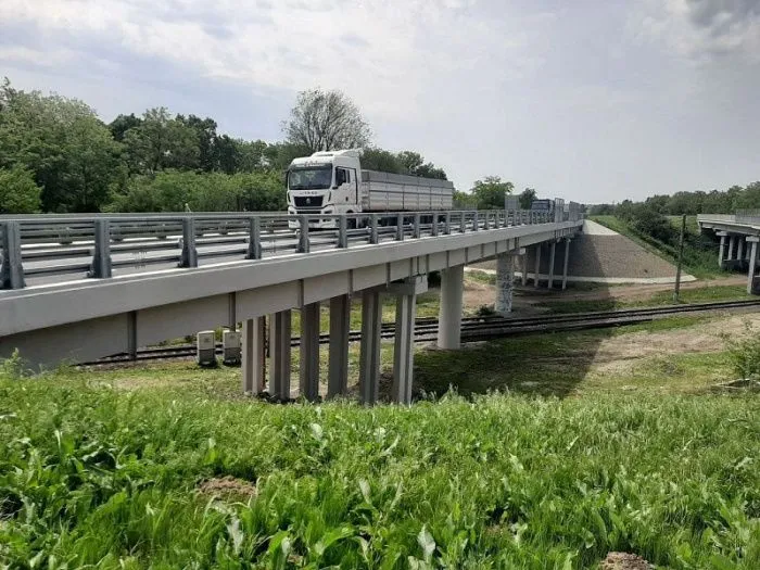 В Краснодарском крае в 2023 году отремонтировали семь мостов и обновили 100 километров дорог