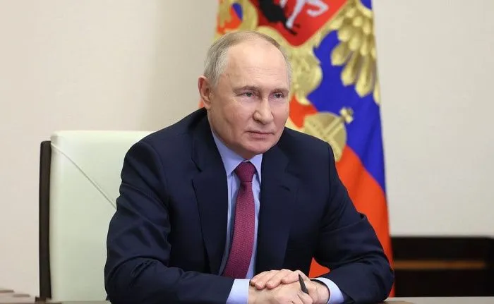 Владимир Путин лидирует с 87,3% голосов после обработки 99% бюллетеней Владимир Путин лидирует с 87,3% голосов после обработки 99% бюллетеней