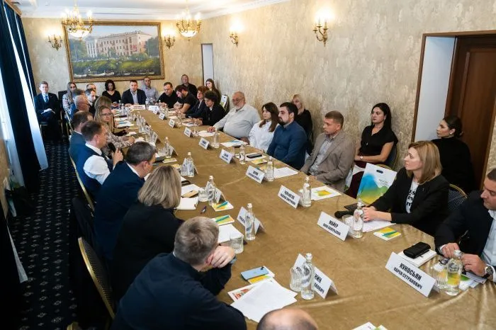 Выездной круглый стол делового медиа «Эксперт Юг»  в рамках проекта «Южное виноделие»  «Южнороссийское вино в 2024 году:  кризис перепроизводства или рост?» Выездной круглый стол делового медиа «Эксперт Юг»  в рамках проекта «Южное виноделие»  «Южнороссийское вино в 2024 году:  кризис перепроизводства или рост?»