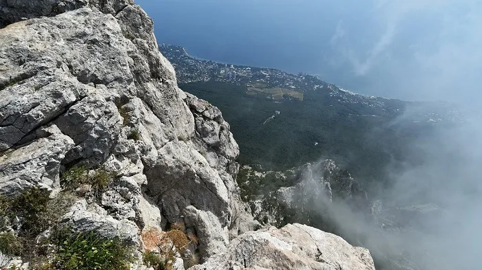 Курорты Крыма за 9 месяцев 2021 года посетило 8,3 млн туристов Курорты Крыма за 9 месяцев 2021 года посетило 8,3 млн туристов