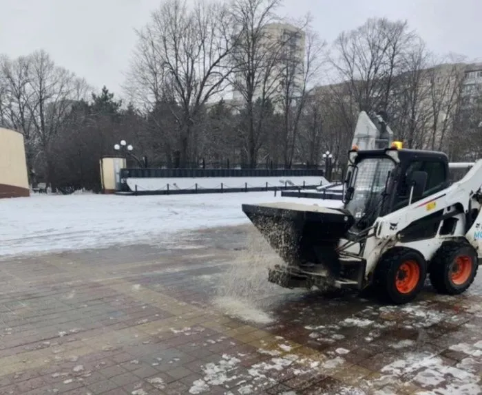 В Ростове коммунальные службы израсходовали 700 тонн противогололедных материалов В Ростове коммунальные службы израсходовали 700 тонн противогололедных материалов