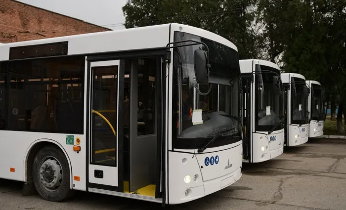 Краснодар приобрел 12 больших низкопольных автобусов для двух маршрутов Краснодар приобрел 12 больших низкопольных автобусов для двух маршрутов