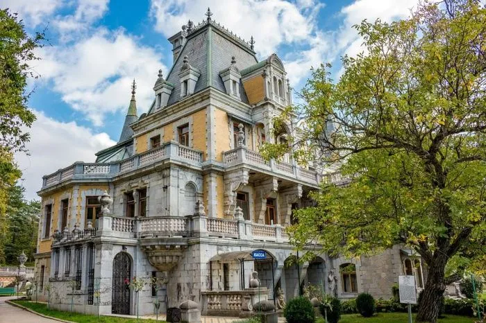 Национализация в Крыму затронула более 700 объектов недвижимости украинской политической и деловой элиты Национализация в Крыму затронула более 700 объектов недвижимости украинской политической и деловой элиты