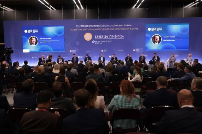 Губернатор Развозжаев заявил о подготовке к туристическому буму в Севастополе Губернатор Развозжаев заявил о подготовке к туристическому буму в Севастополе