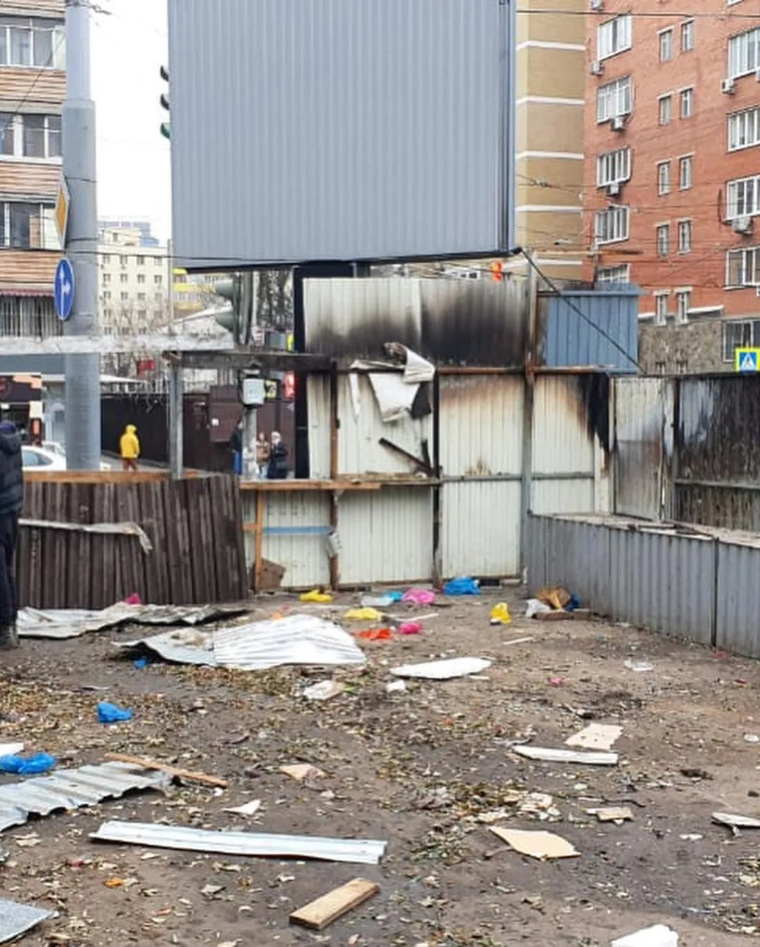 В центре Ростова-на-Дону снесли незаконный рынок по решению суда