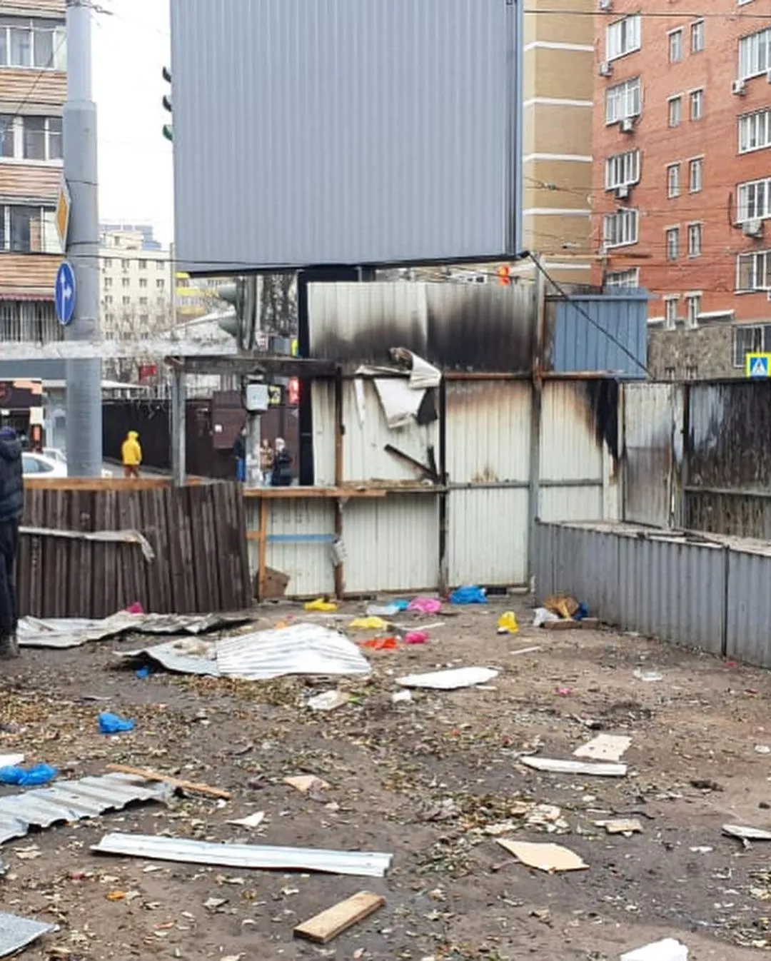 В центре Ростова-на-Дону снесли незаконный рынок по решению суда В центре Ростова-на-Дону снесли незаконный рынок по решению суда