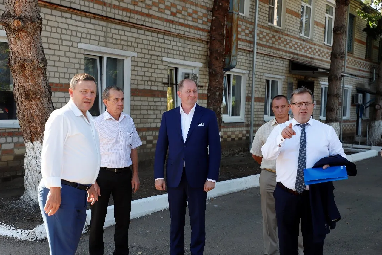 Виталий Иванов: «На Ставрополье нужно создавать цифровые районы электрических сетей» Виталий Иванов: «На Ставрополье нужно создавать цифровые районы электрических сетей»