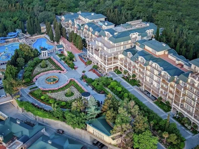Минтуризм Крыма: Массовых отмен броней из-за ЧС в Чёрном море нет