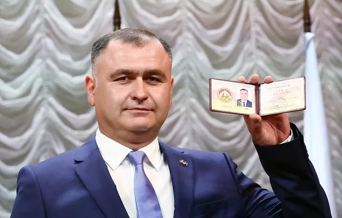Алан Гаглоев вступил в должность президента Южной Осетии Алан Гаглоев вступил в должность президента Южной Осетии