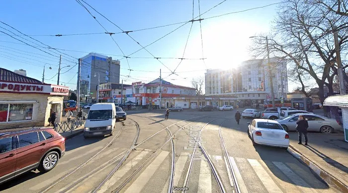 В Краснодаре ограничат движение рядом с Дмитриевской дамбой из-за ремонта трамвайных линий