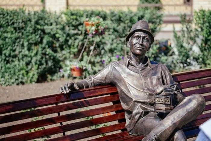 Сотрудники ФСБ проводят обыски на Ипатовском пивоваренном заводе Сотрудники ФСБ проводят обыски на Ипатовском пивоваренном заводе
