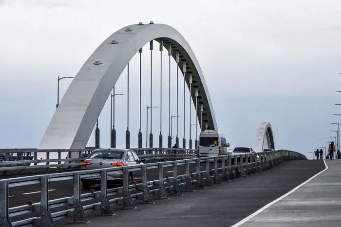 Движение по всем полосам нового Яблоновского моста в Краснодаре открыли на год раньше Движение по всем полосам нового Яблоновского моста в Краснодаре открыли на год раньше