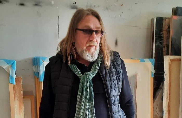 ﻿Художник Мигачев: Если нет куратора, значит художник должен взять на себя эту роль