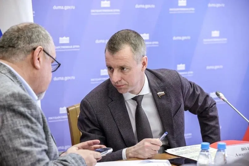 Волоцков на заседании.jpg Волоцков на заседании.jpg