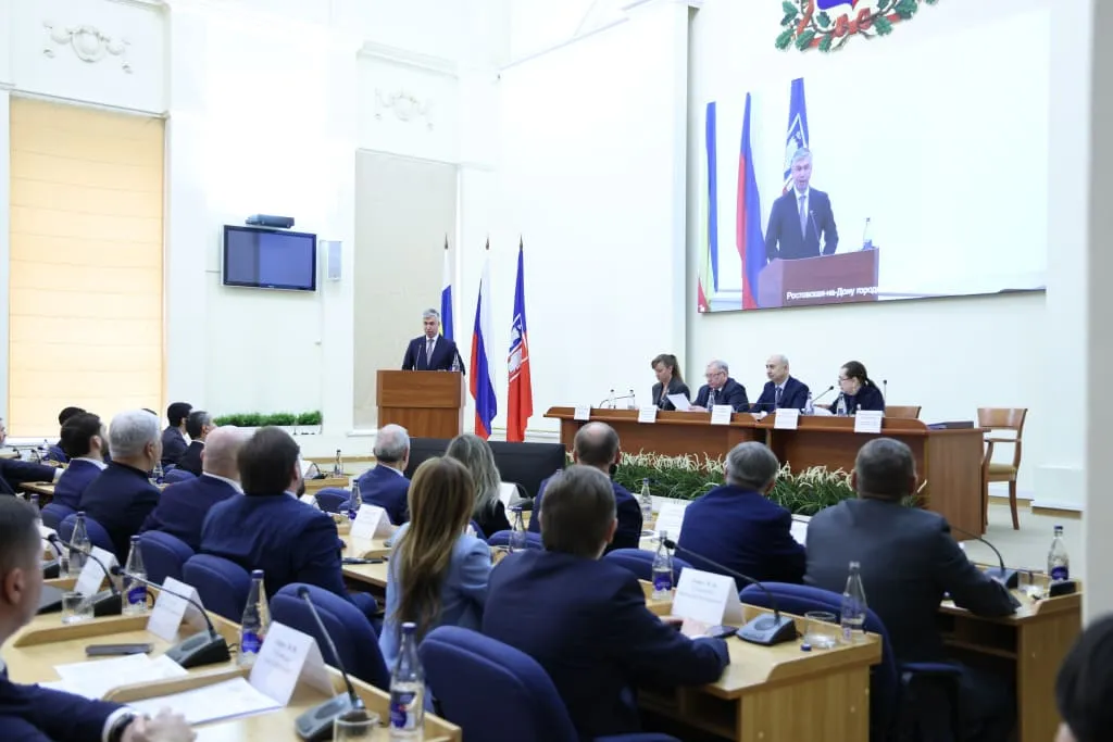 Алексей Логвиненко заявил, что заложил хороший фундамент для долгосрочный целей развития города // Фото: пресс-служба администрации Ростова Алексей Логвиненко заявил, что заложил хороший фундамент для долгосрочный целей развития города // Фото: пресс-служба администрации Ростова