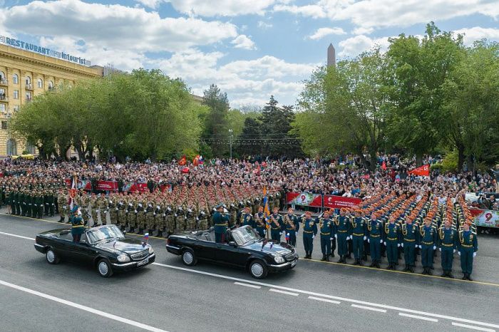 В параде Победы в Волгограде приняли участие курсанты из Донецка